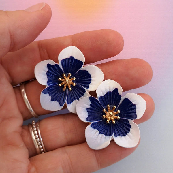 Brincos flor branca & azul ou branca & encarnada PAMPA MIA ®