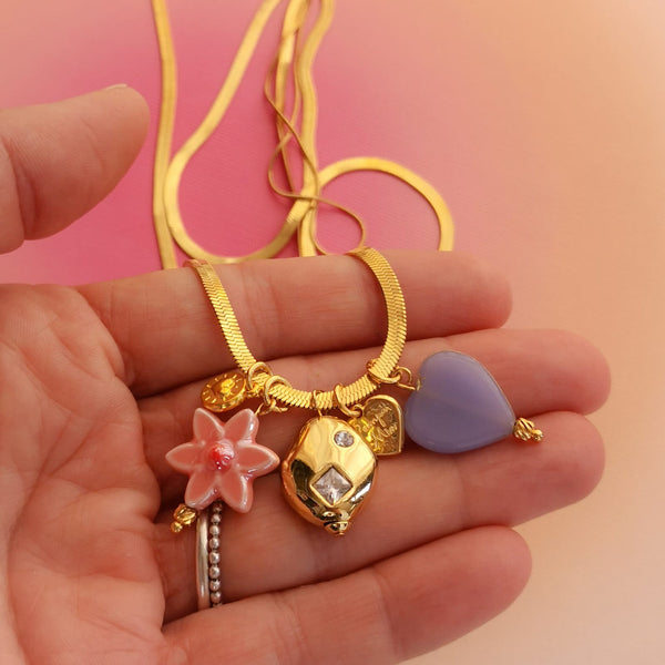 Fio triplo dourado com varios pendentes PAMPA MIA ®