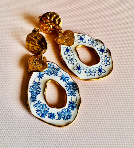 Brincos flores azuis PAMPA MIA ®