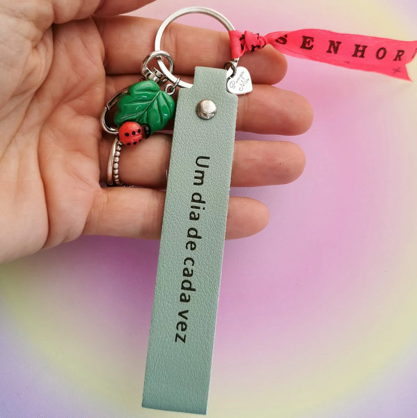 Porta chaves Um dia de cada vez PAMPA MIA ®