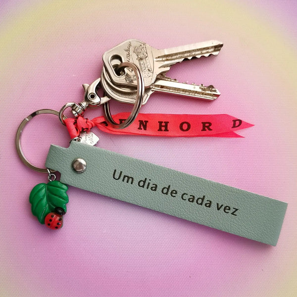 Porta chaves Um dia de cada vez PAMPA MIA ®