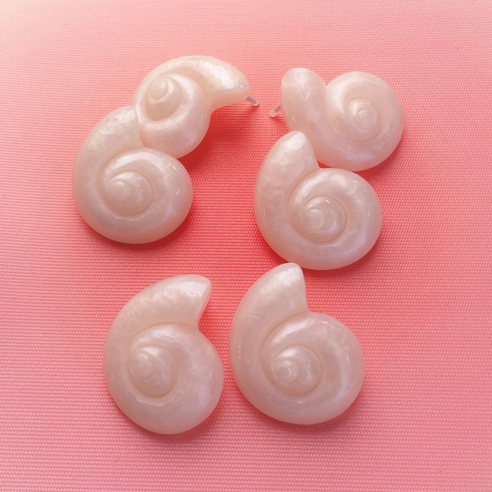 Brincos caracois brancos PAMPA MIA ®