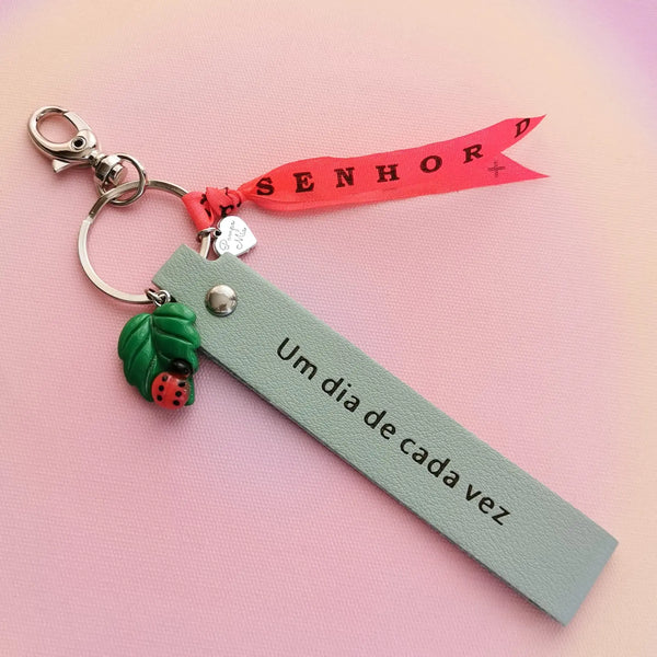 Porta chaves Um dia de cada vez PAMPA MIA ®