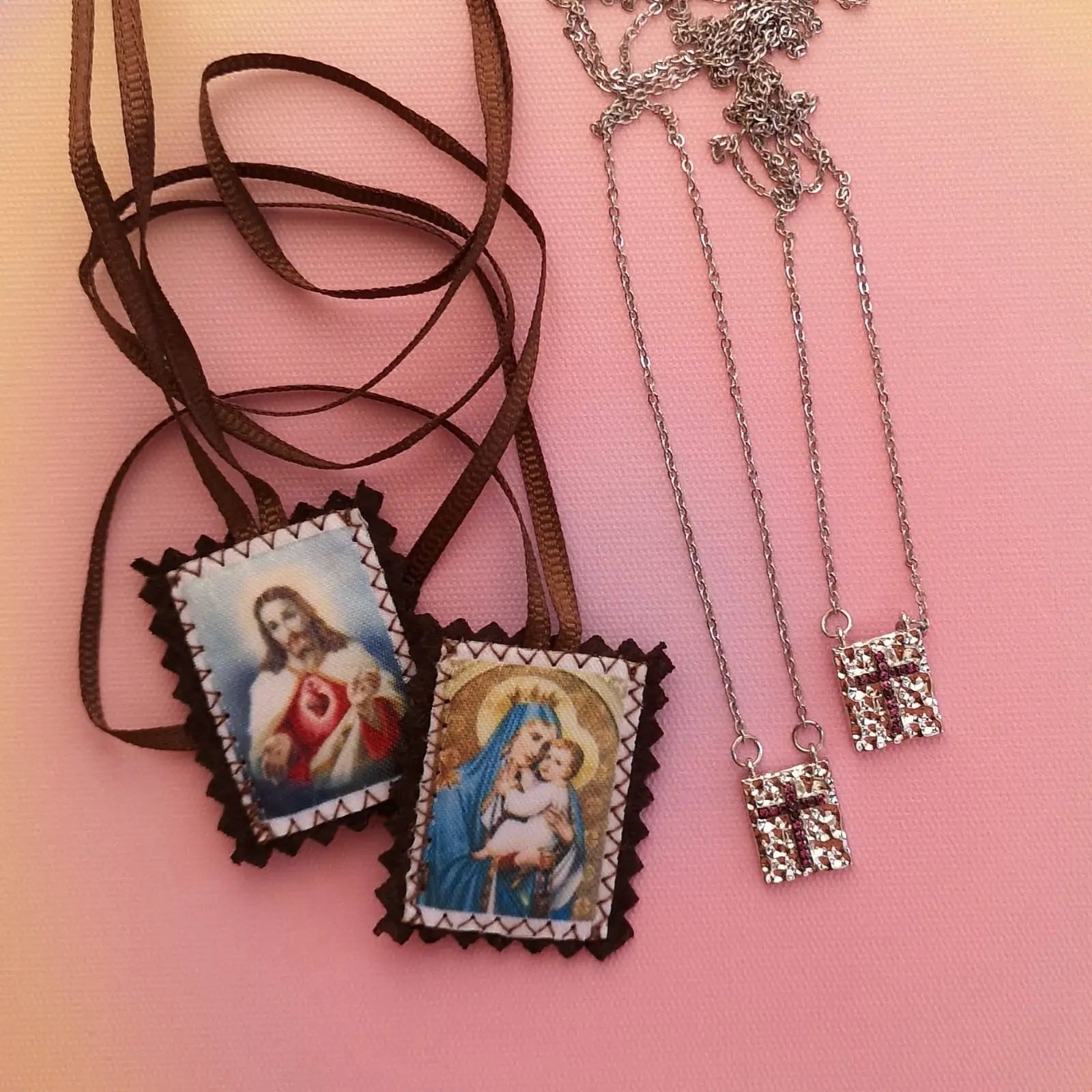 Escapularios Santos & Cruzes PAMPA MIA ®