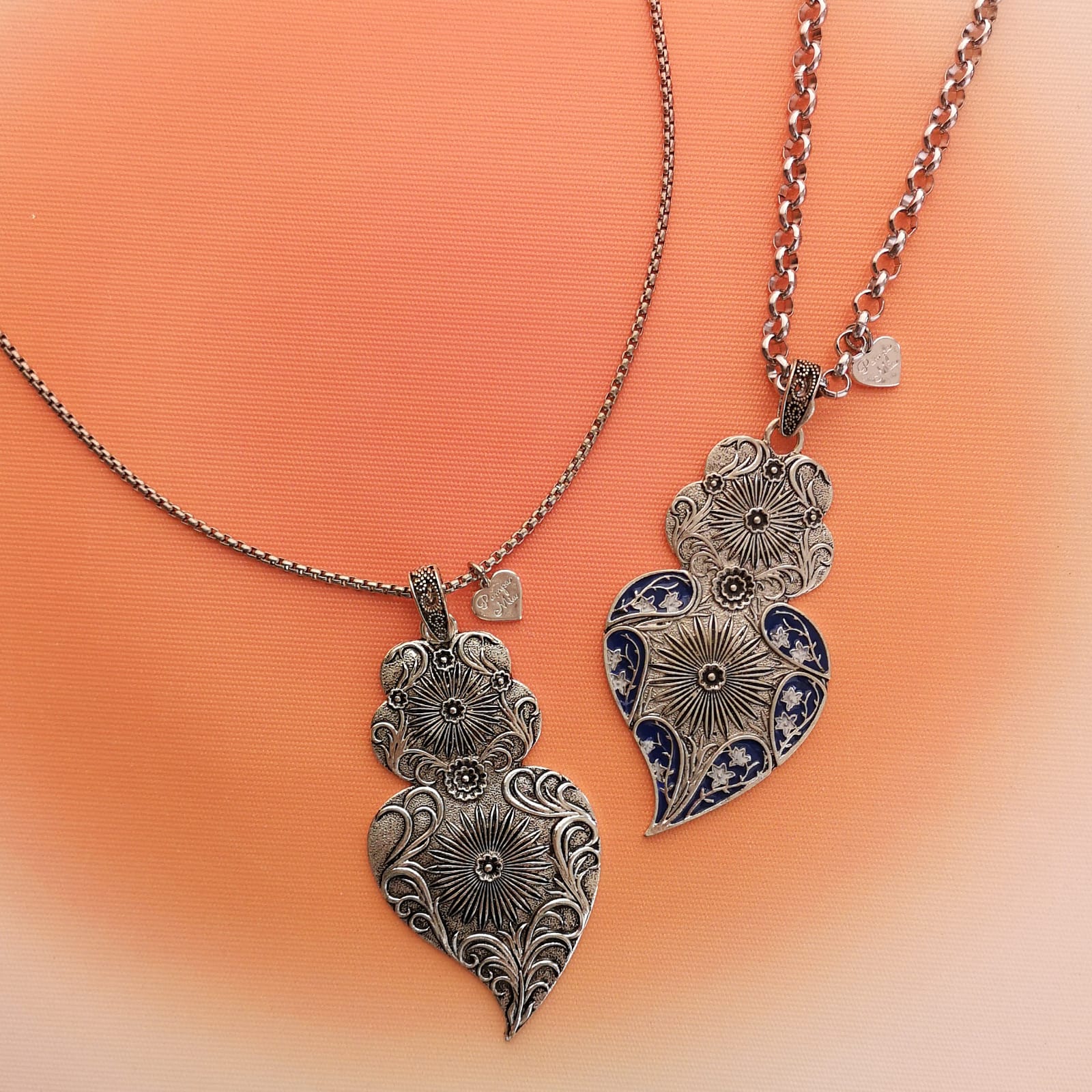 Fio em aço inox com coração prateado ou coração prateado e azul PAMPA MIA ®