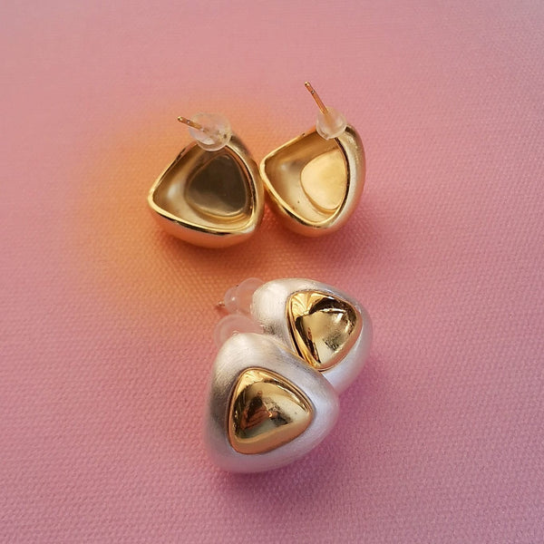 Brincos triângulo prateados & dourados PAMPA MIA ®