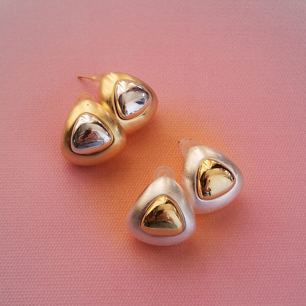 Brincos triângulo prateados & dourados PAMPA MIA ®